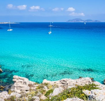 sicilia nave + hotel piccola.jpg